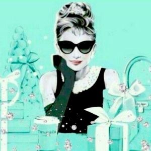 Meet your Posher, Monica